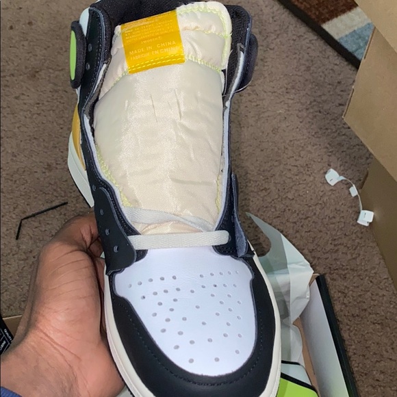 Jordan 1 volt gold